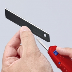 Nóż z chowanym ostrzem łamanym Knipex CutiX 90 10 165 BK